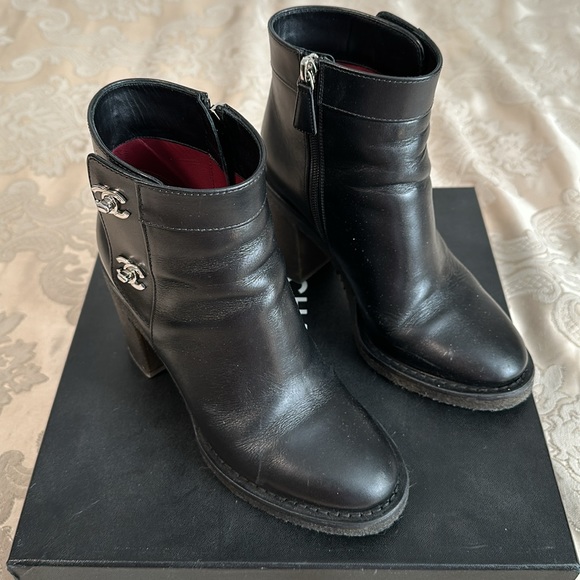 Chanel short boots - Picture 2 of 5